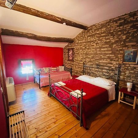 La Locanda Degli Artisti Medelana Екстериор снимка
